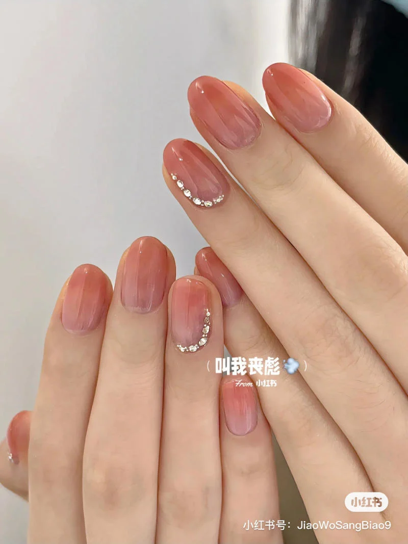 99+ Mẫu nail đơn giản nhẹ nhàng, tôn da cho nàng 2024